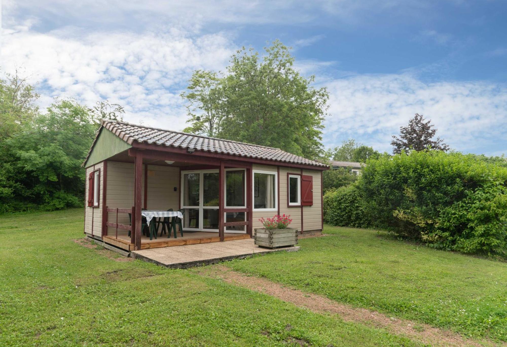 Camping Le Mont Libre - Cottage & Espace Nature - Gannat Exterior foto