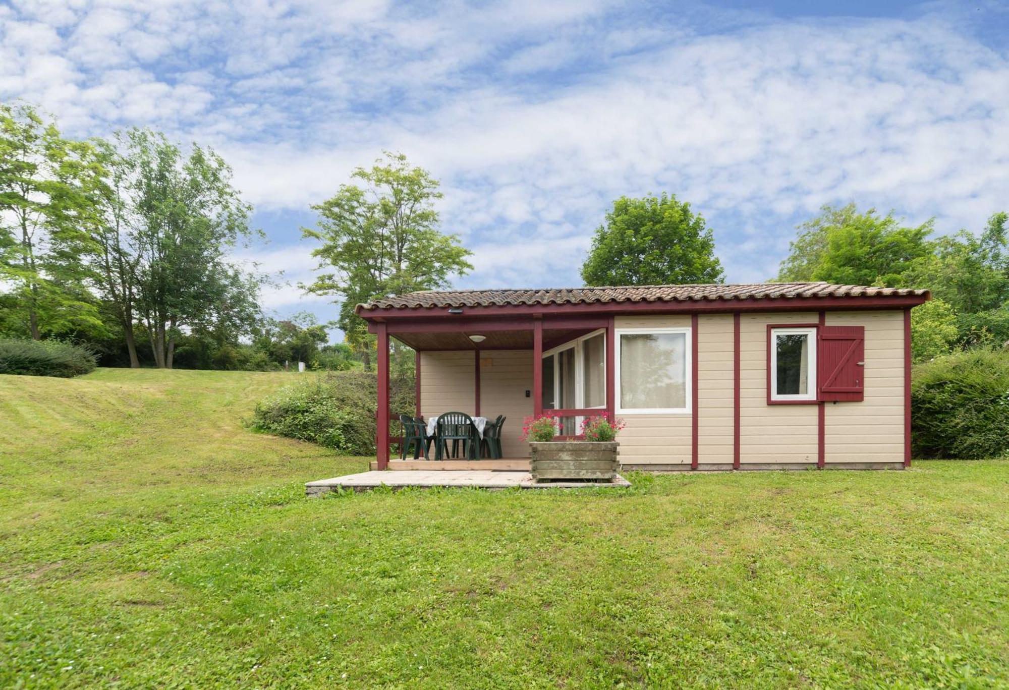 Camping Le Mont Libre - Cottage & Espace Nature - Gannat Exterior foto